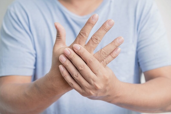 درمان درد انگشتان دست در طب سنتی